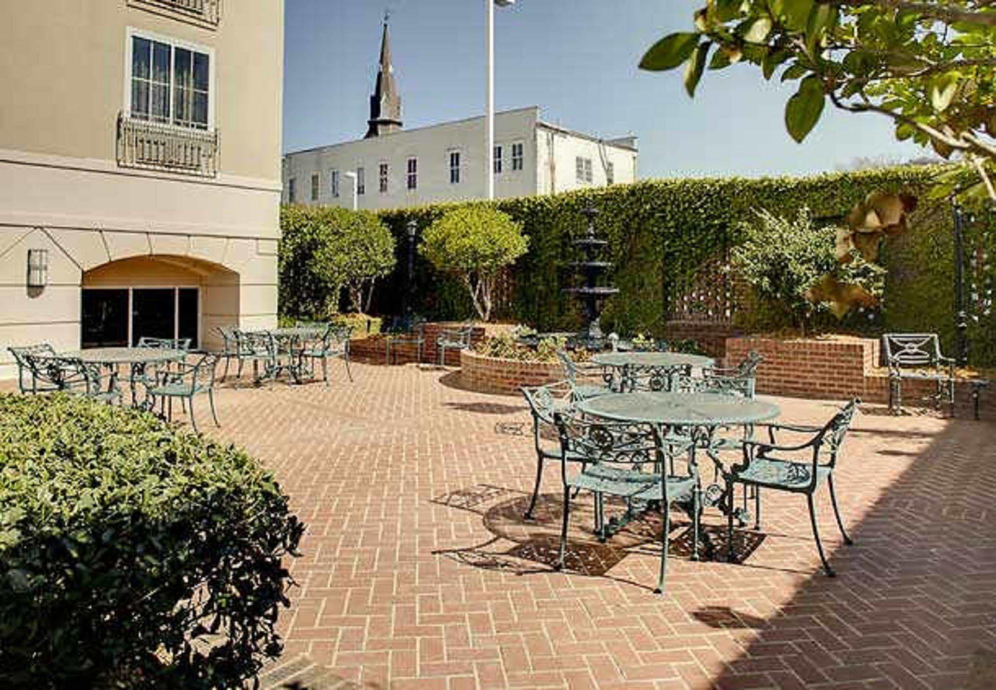 Hotel Courtyard By Marriott Charleston Historic District Exterior foto